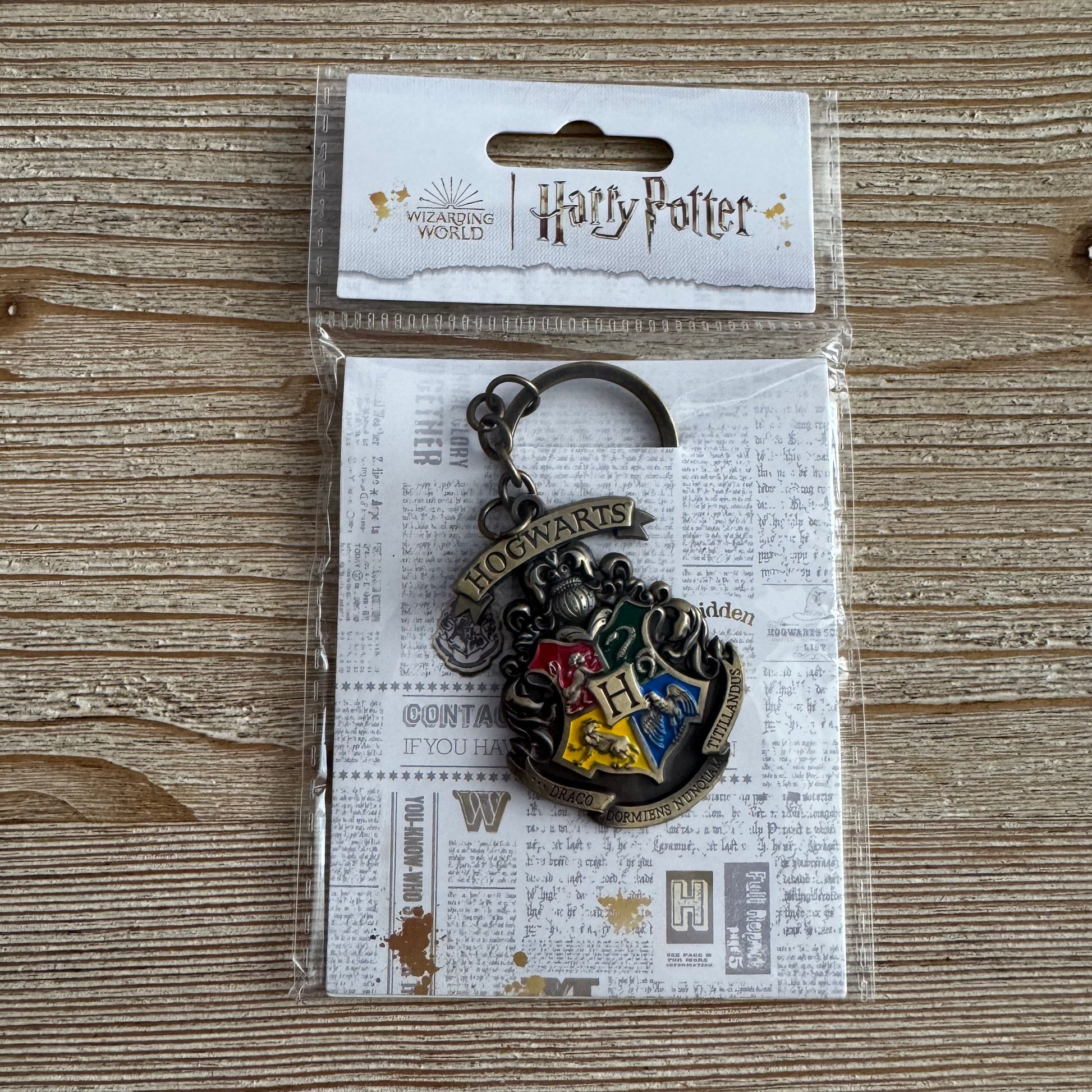 Blason Poudlard – Porte-clés métal – Harry Potter Officiel Harry Potter