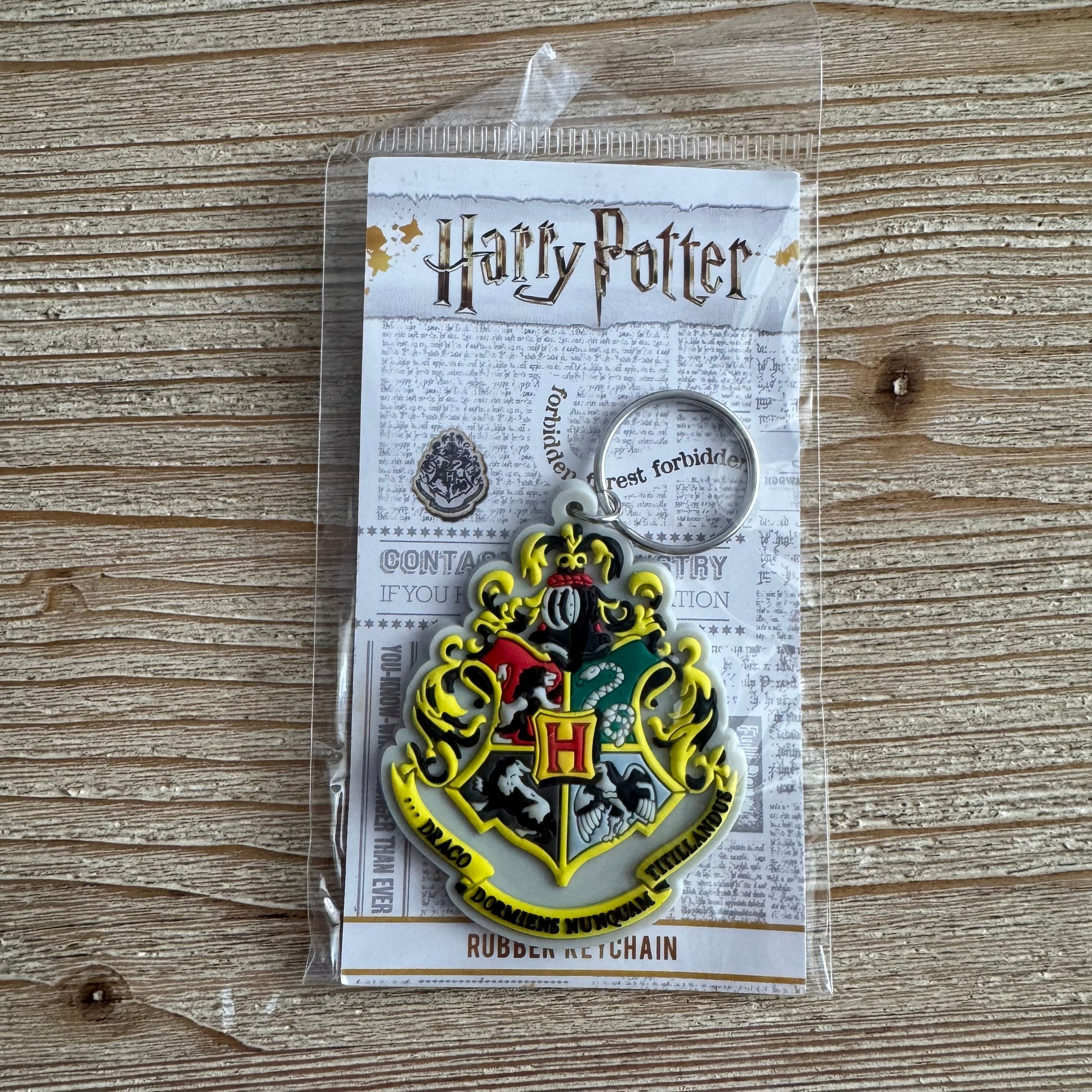 Blason de Poudlard – Porte-clés PVC – Harry Potter Officiel Harry Potter