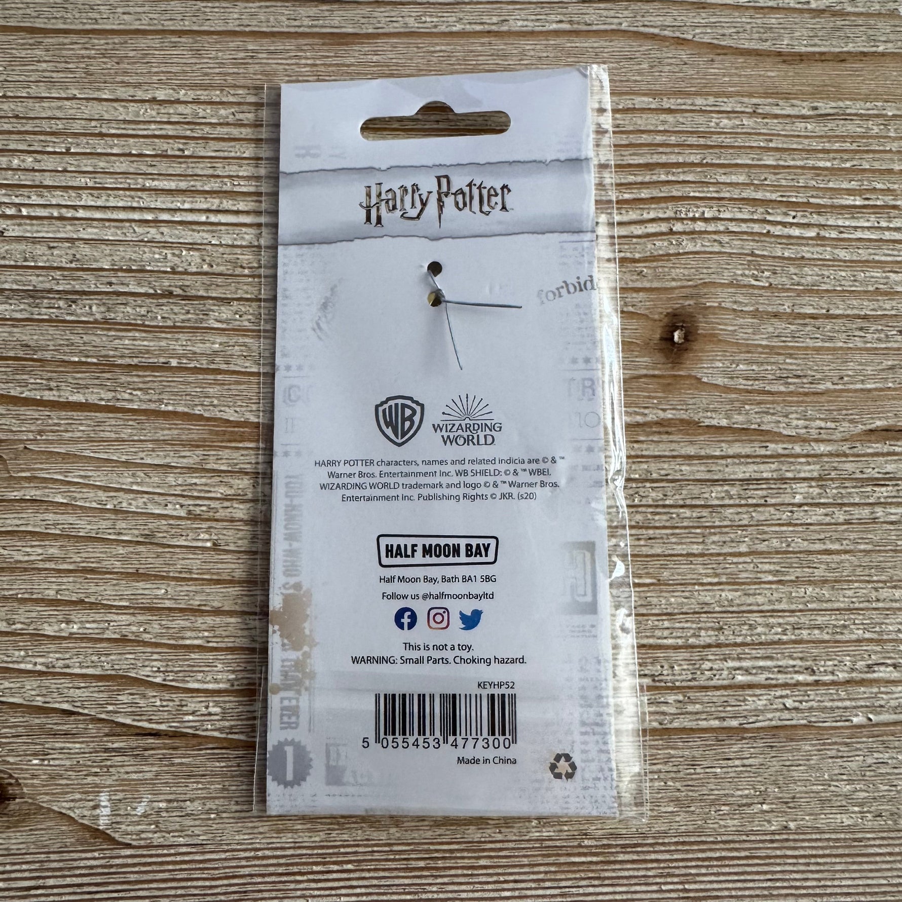 Hermione “Swish & Flick” - Porte-clés zinc/émail - Harry Potter Officiel — porte-clés officiel | Minitaku