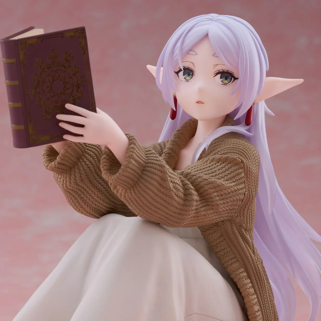 Figurine Frieren Frieren Desktop Cute (Roomwear) – Goodies officiel anime | Minitaku