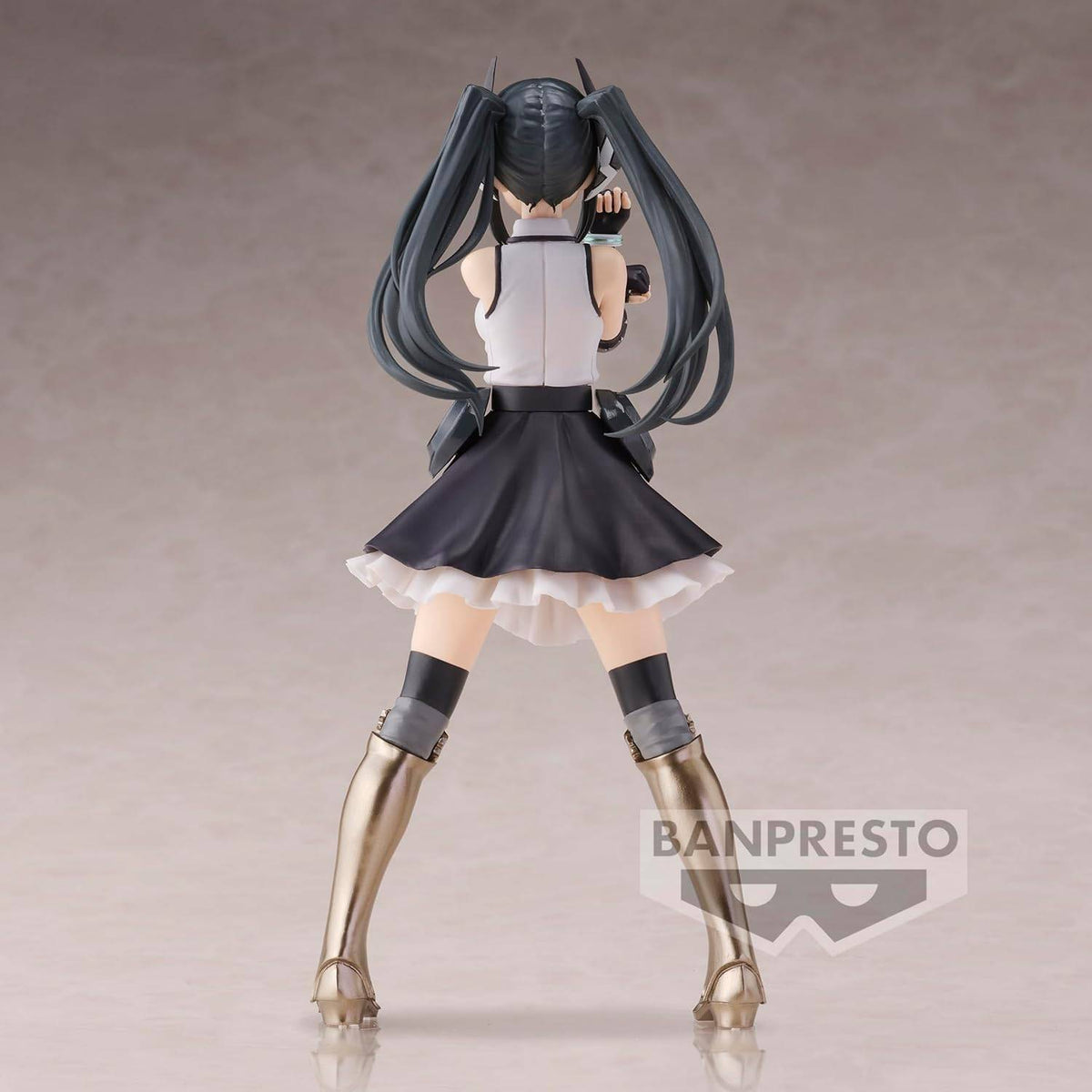 Figurine Lady Black - SHY - PVC – vue 3