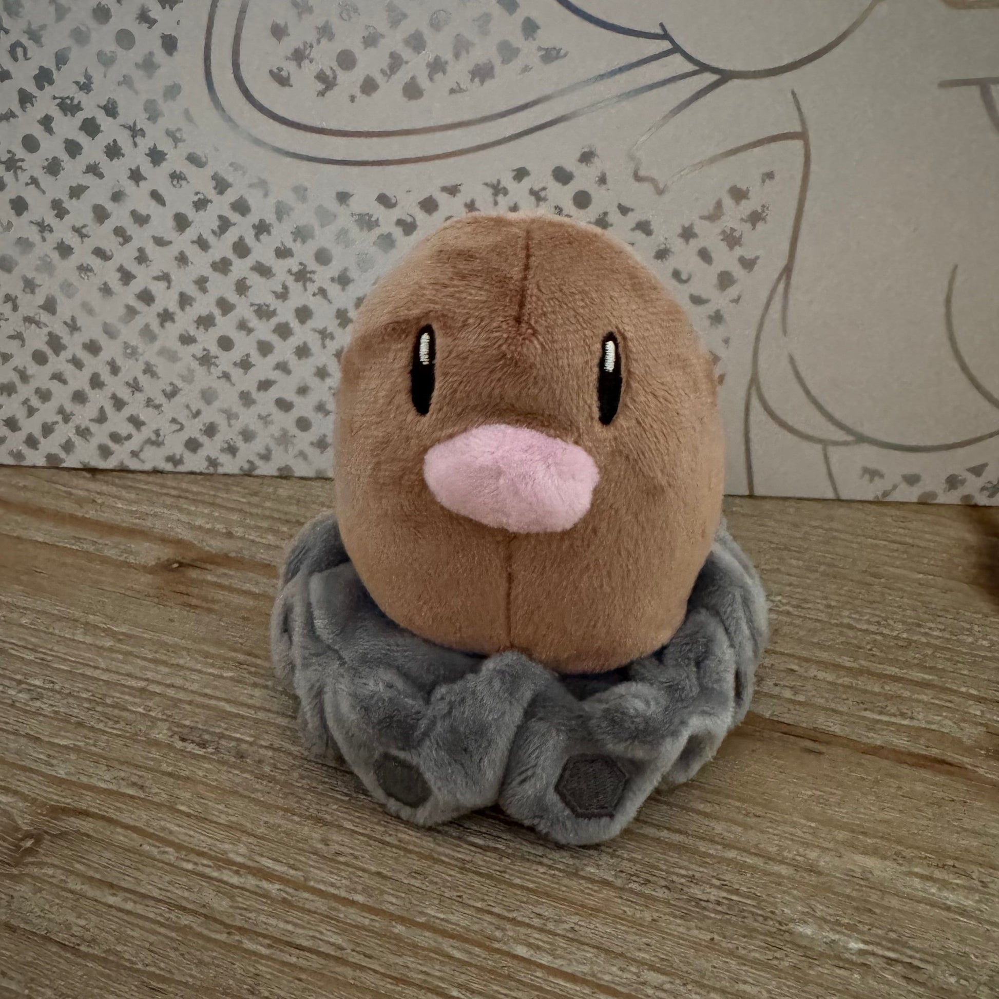 Taupiqueur - Peluche Douce - Pokémon Officiel Pokémon