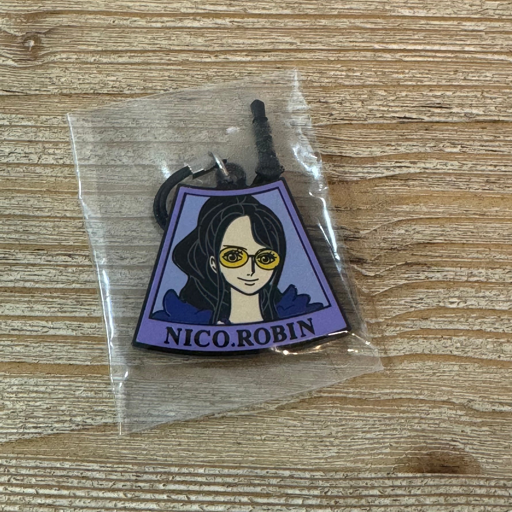 Nico Robin - Porte-clés PVC - One Piece Officiel — porte-clés officiel | Minitaku
